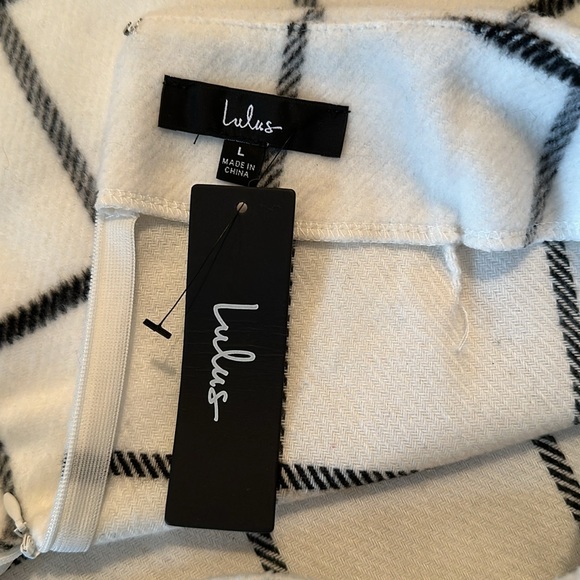 Lulus Checkered White and black miniskirt - Picture 4 of 4